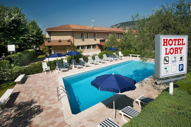 Lory Hotel 2*