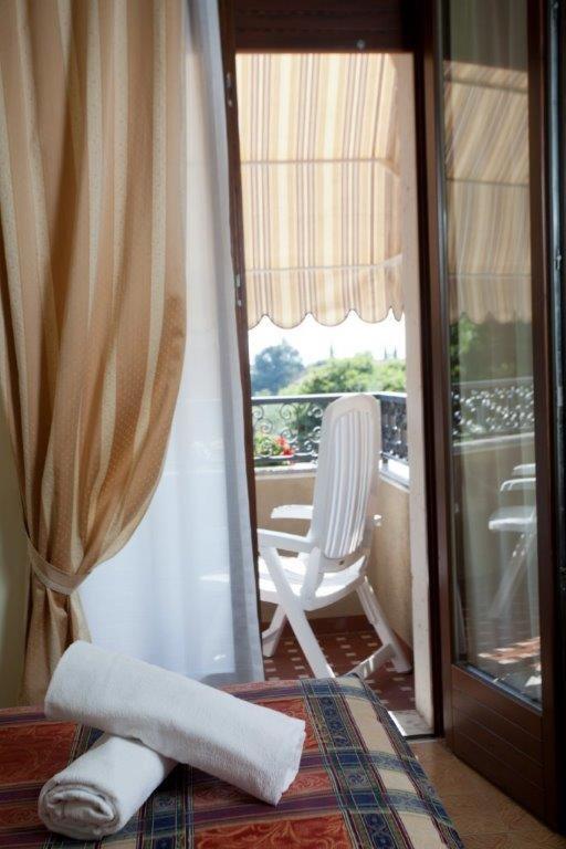 Lory Hotel 2*
